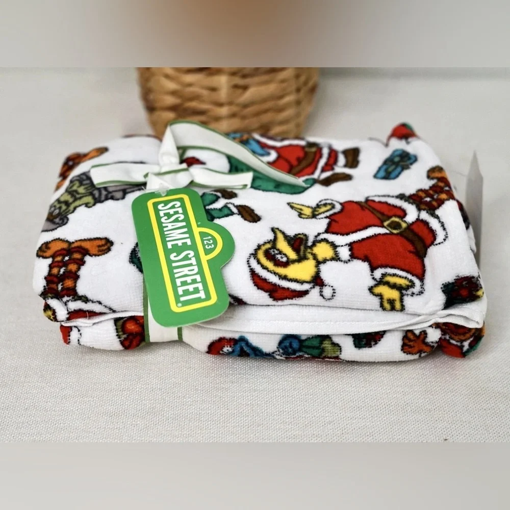 Sesame Street 2‎ Hand Towels Cookie Monster Elmo Big Bird Christmas 100% Cotton